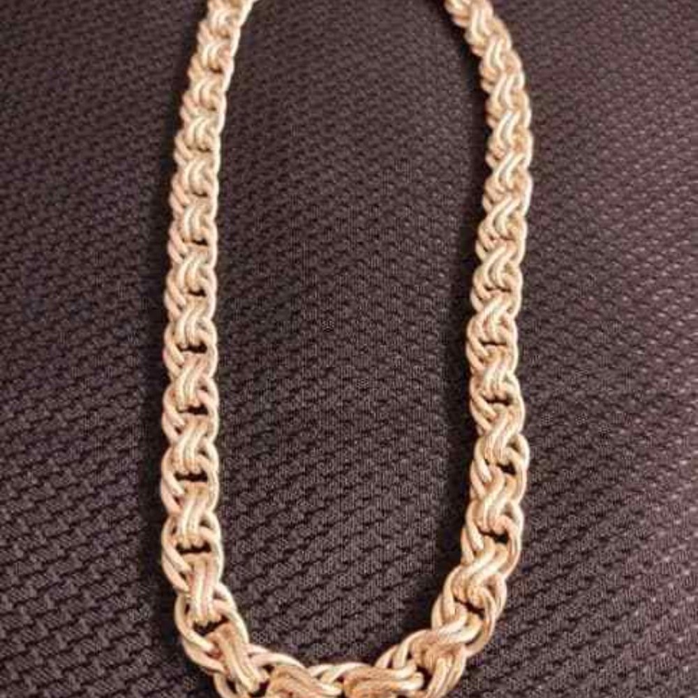 Lady Remington LR. necklace; gold toned heavy rope design.